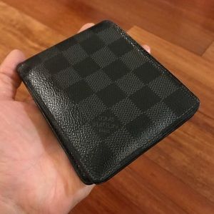 Louis vuitton multiple wallet